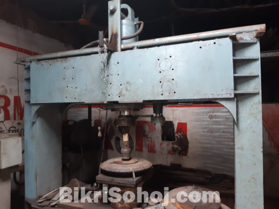 Cap, dish end press hydraulic machine